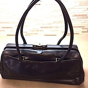 Vintage Via Spiga Fashion All Fine Leather Hand Bag.